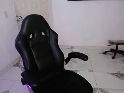 Clyde019 online show from 12-27-24, 09:06