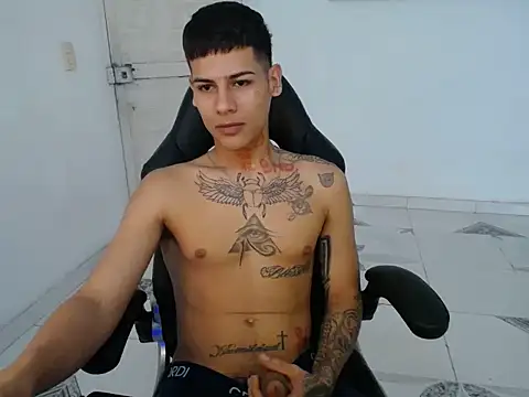 Clyde019 online show from 12-27-24, 01:18