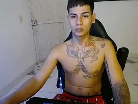 Clyde019 online show from 01-01-25, 05:33