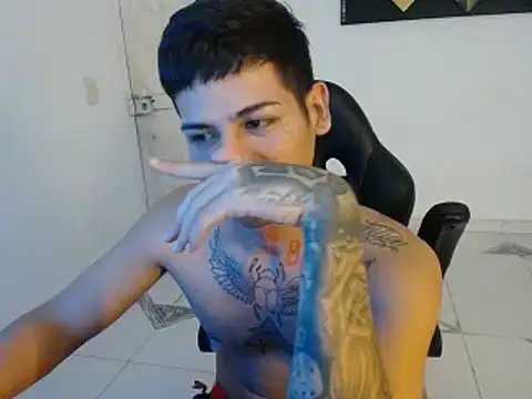 Clyde019 online show from 01-17-25, 05:19