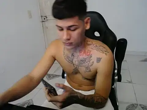 Clyde019 online show from 01-18-25, 09:02