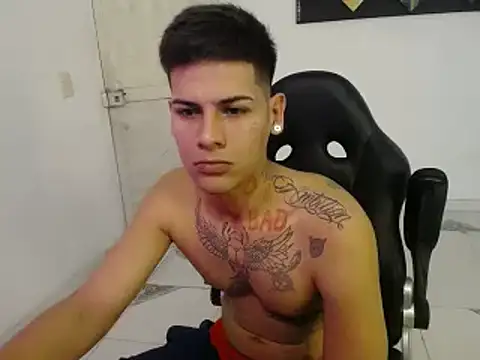 Clyde019 online show from 01-19-25, 04:57