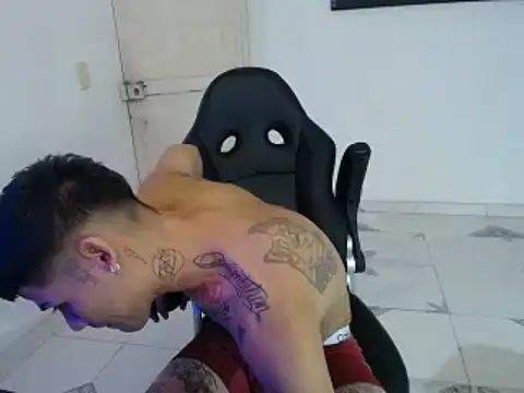 Clyde019 online show from 01-24-25, 04:17