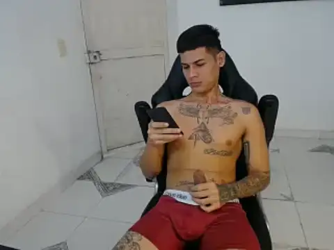 Clyde019 online show from 01-25-25, 02:47