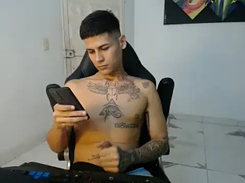 Clyde019 online show from 02-05-25, 09:29