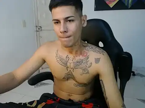 Clyde019 online show from 02-07-25, 09:04