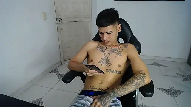 Clyde019 online show from 02-24-25, 03:53