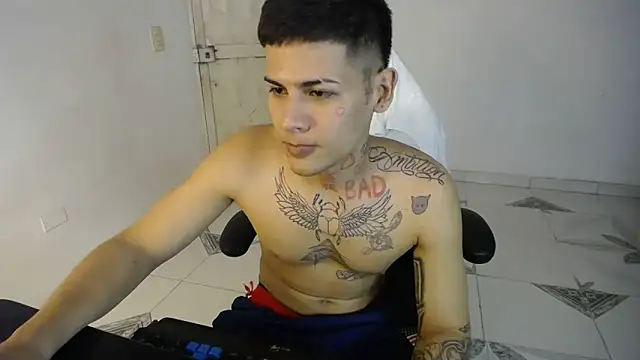 Clyde019 online show from 02-25-25, 05:15