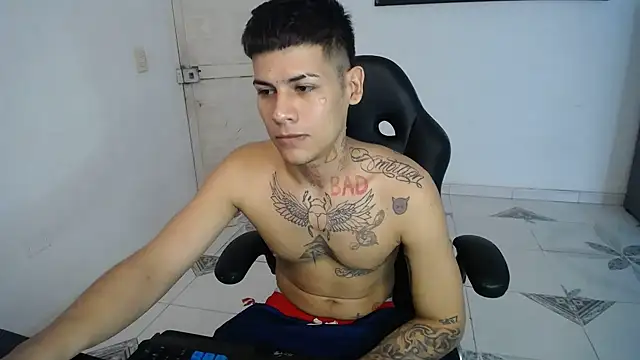 Clyde019 online show from 02-26-25, 04:45