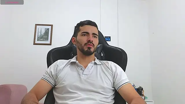 Massimoo 07 online show from 10-31-25, 07:48