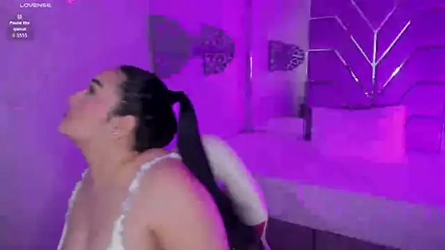 stefany duque1  online show from 02-04-26, 03:23