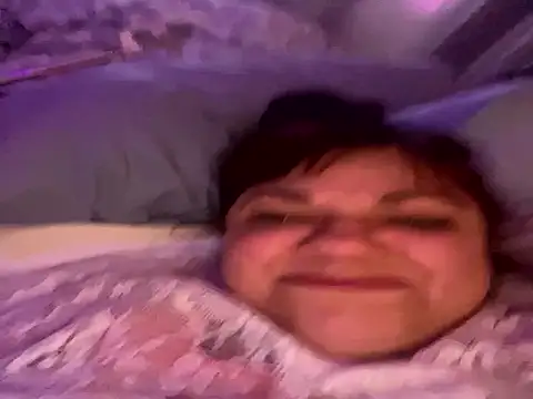 Snapshot of Luciouslouise72@xh chatting on 10-10-25, 12:15 Luciouslouise72xh online show from 10-10-25, 12:15