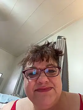 Snapshot of Luciouslouise72@xh chatting on 11-08-25, 12:16 Luciouslouise72xh online show from 11-08-25, 12:16