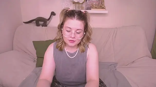 TessPleasure online show from 12-28-24, 10:25