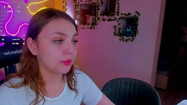 RobertAndLinela online show from 12-25-24, 01:42