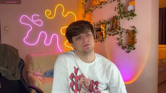 RobertAndLinela online show from 10-12-25, 01:32