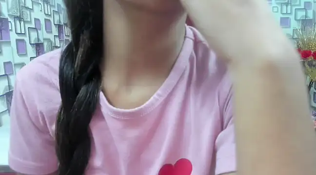 Snapshot of Somiya87 chatting on 03-14-25, 03:26 Somiya87 online show from 03-14-25, 03:26