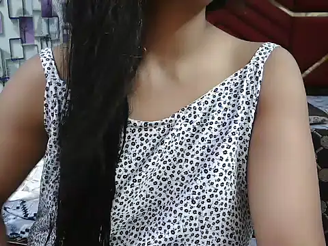 Snapshot of Somiya87 chatting on 09-26-25, 01:04 Somiya87 online show from 09-26-25, 01:04