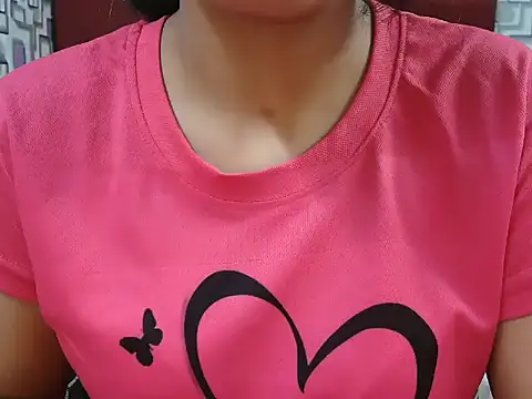 Snapshot of Somiya87 chatting on 11-26-25, 05:19 Somiya87 online show from 11-26-25, 05:19