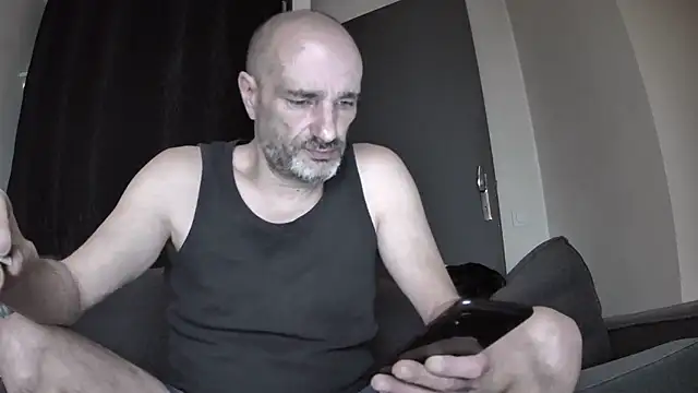 Snapshot of headrush31 chatting on 02-03-25, 10:32 headrush31 online show from 02-03-25, 10:32