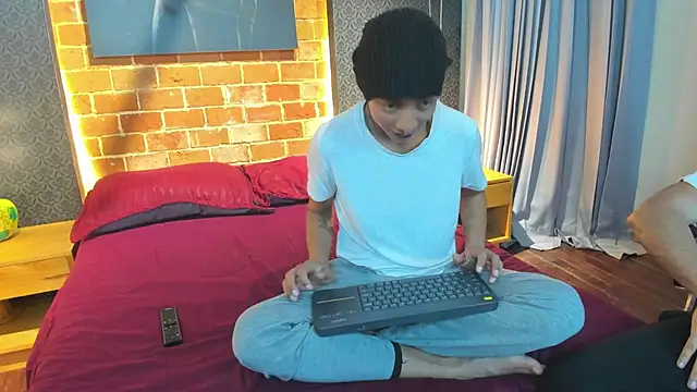 AntonAndSofii online show from 01-20-25, 03:15