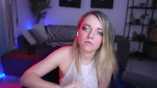 Magnetic Amy online show from 03-01-25, 01:18