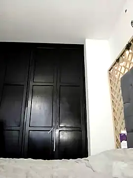 Snapshot of Mia_WAll chatting on 01-12-25, 12:12 Mia WAll online show from 01-12-25, 12:12