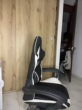 pretty angela1 online show from 12-19-25, 01:56