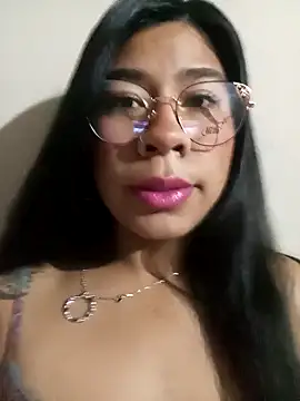 Pamelamilkk 1007 online show from 02-05-25, 09:36