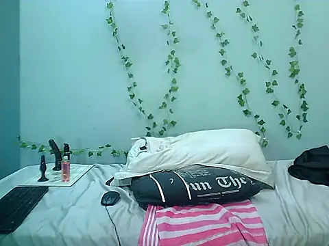 TAMARADEEXXL1989 online show from 12-30-24, 11:06