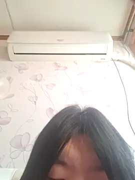 Snapshot of Lee0613 chatting on 12-24-24, 11:22 Lee0613 online show from 12-24-24, 11:22