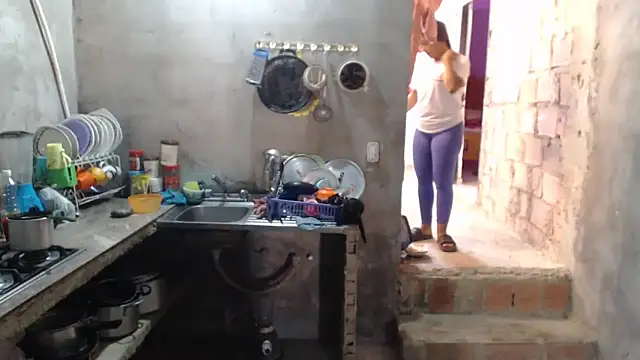 Coral0403 online show from 12-16-25, 08:47