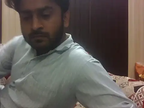 Snapshot of indihotguy chatting on 10-28-25, 09:17 indihotguy online show from 10-28-25, 09:17