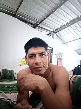 Snapshot of elmazitogrande chatting on 02-08-25, 11:13 elmazitogrande online show from 02-08-25, 11:13