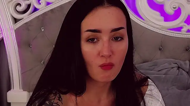 KimKhallifa online show from 01-29-25, 10:37