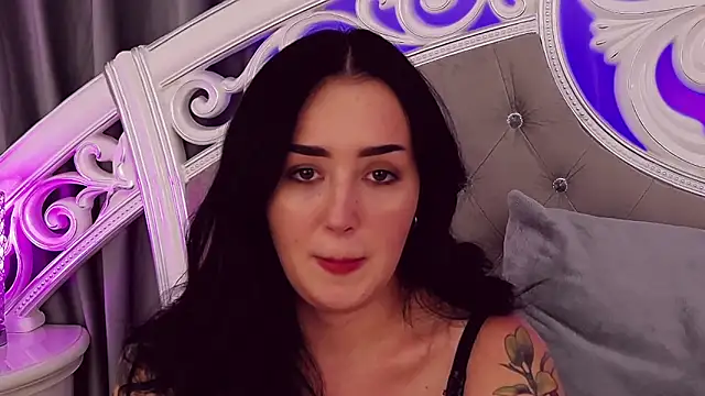 KimKhallifa online show from 01-30-25, 11:11