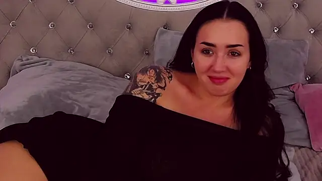 KimKhallifa online show from 01-31-25, 10:52