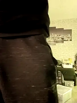 Snapshot of HalloMarcy chatting on 03-11-25, 11:01 HalloMarcy online show from 03-11-25, 11:01