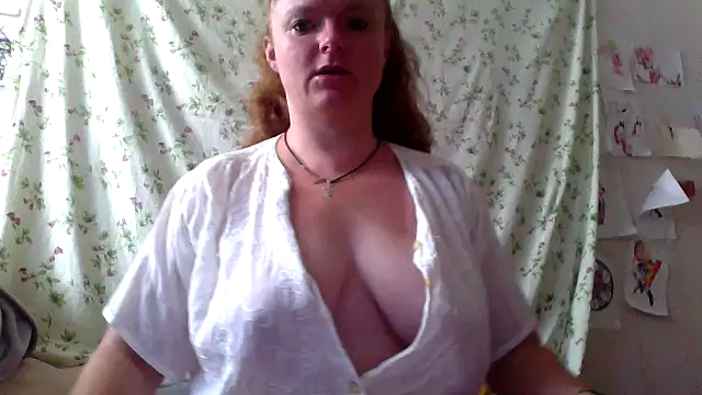 Snapshot of Rae_Jeannie chatting on 07-11-26, 07:11 Rae Jeannie online show from 07-11-26, 07:11