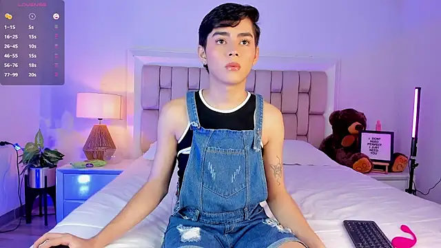 Maxi little online show from 11-30-25, 12:03