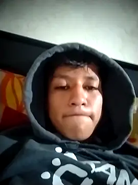 Snapshot of MartzJJ chatting on 10-08-25, 11:13 MartzJJ online show from 10-08-25, 11:13