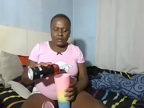 Snapshot of ThamiXX chatting on 01-15-25, 08:58 ThamiXX online show from 01-15-25, 08:58