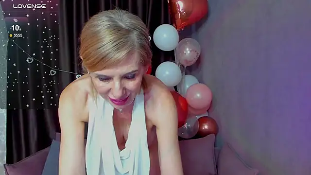 Snapshot of Lina_Bennet chatting on 02-14-25, 07:49 Lina Bennet online show from 02-14-25, 07:49
