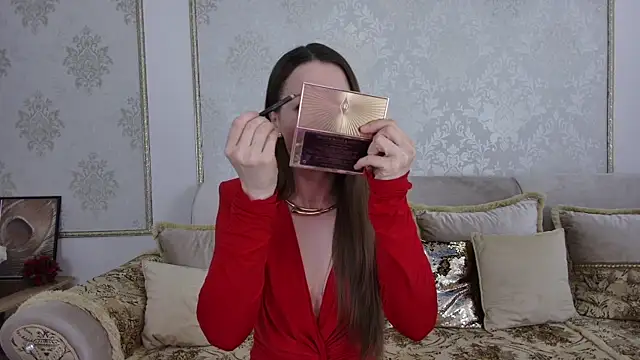 Snapshot of HelenBenit chatting on 03-11-25, 06:32 HelenBenit online show from 03-11-25, 06:32