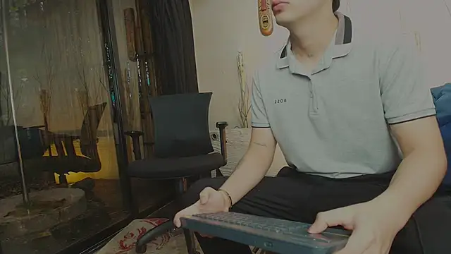 Snapshot of MarcoVitto chatting on 10-04-25, 11:30 MarcoVitto online show from 10-04-25, 11:30