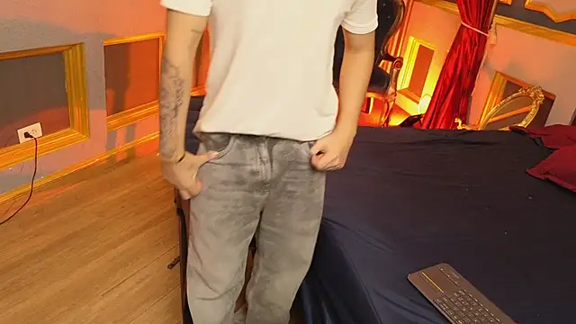 Snapshot of MarcoVitto chatting on 11-04-25, 07:57 MarcoVitto online show from 11-04-25, 07:57