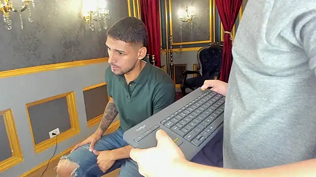 Snapshot of MarcoVitto chatting on 12-14-25, 11:37 MarcoVitto online show from 12-14-25, 11:37