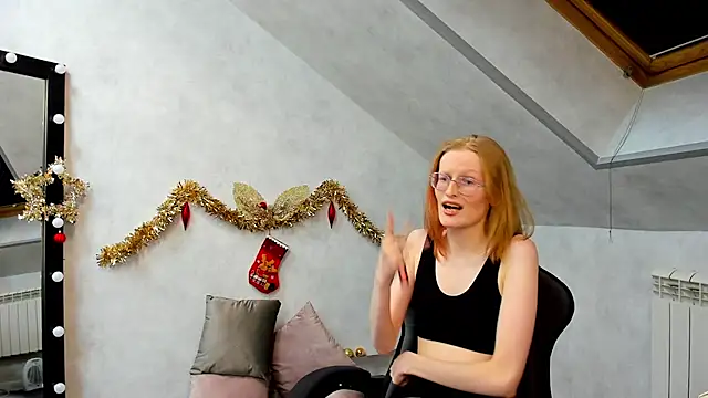 Snapshot of ElizabethHarpper chatting on 01-07-25, 01:46 ElizabethHarpper online show from 01-07-25, 01:46