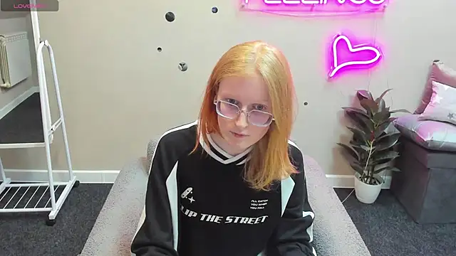 Snapshot of ElizabethHarpper chatting on 01-17-25, 08:56 ElizabethHarpper online show from 01-17-25, 08:56