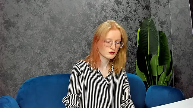 Snapshot of ElizabethHarpper chatting on 02-03-25, 08:02 ElizabethHarpper online show from 02-03-25, 08:02